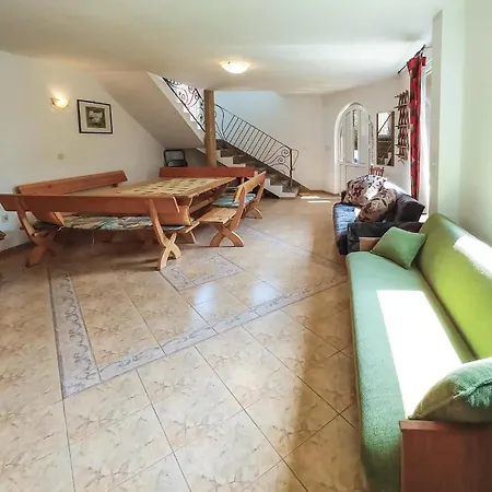 Dom wakacyjny 3 Bedroom Pet Friendly In