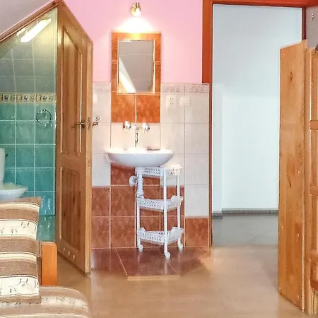 3 Bedroom Pet Friendly In *