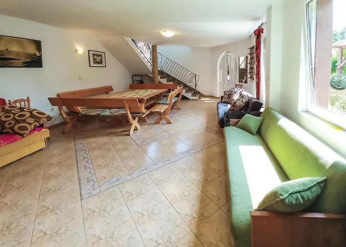 Дом отдыха 3 Bedroom Pet Friendly In