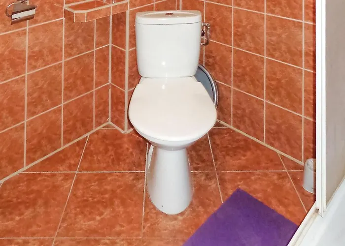 3 Bedroom Pet Friendly In *